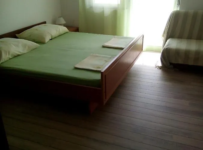 Апартаменты With Parking Space Banjol, Rab - 15463 Банёл